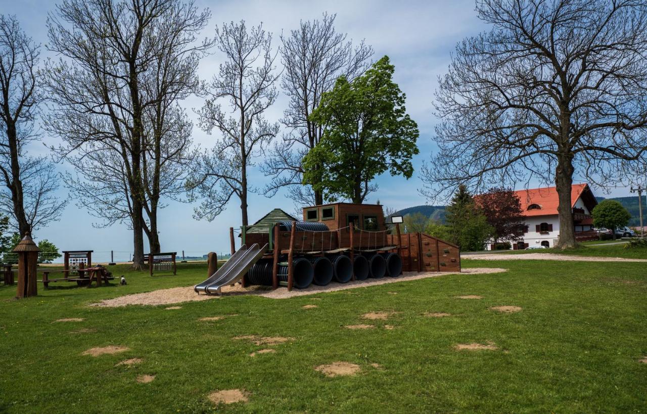 Strazne Chalet Екстер'єр фото